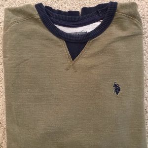 Green with navy details men’s sweater